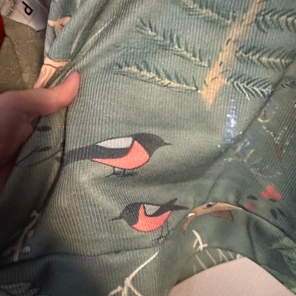 Green Nature Print Shirt. Cowl neck. XL. Long sleeve - Picture 10 of 10